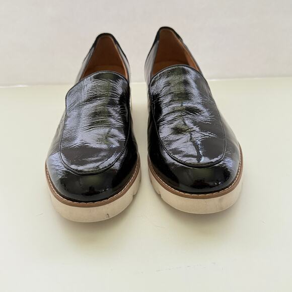 Vionic Kensley SlipOn Suede Patent Leather Loafer SZ 8.5 Smart Casual Minimalist - Picture 3 of 10